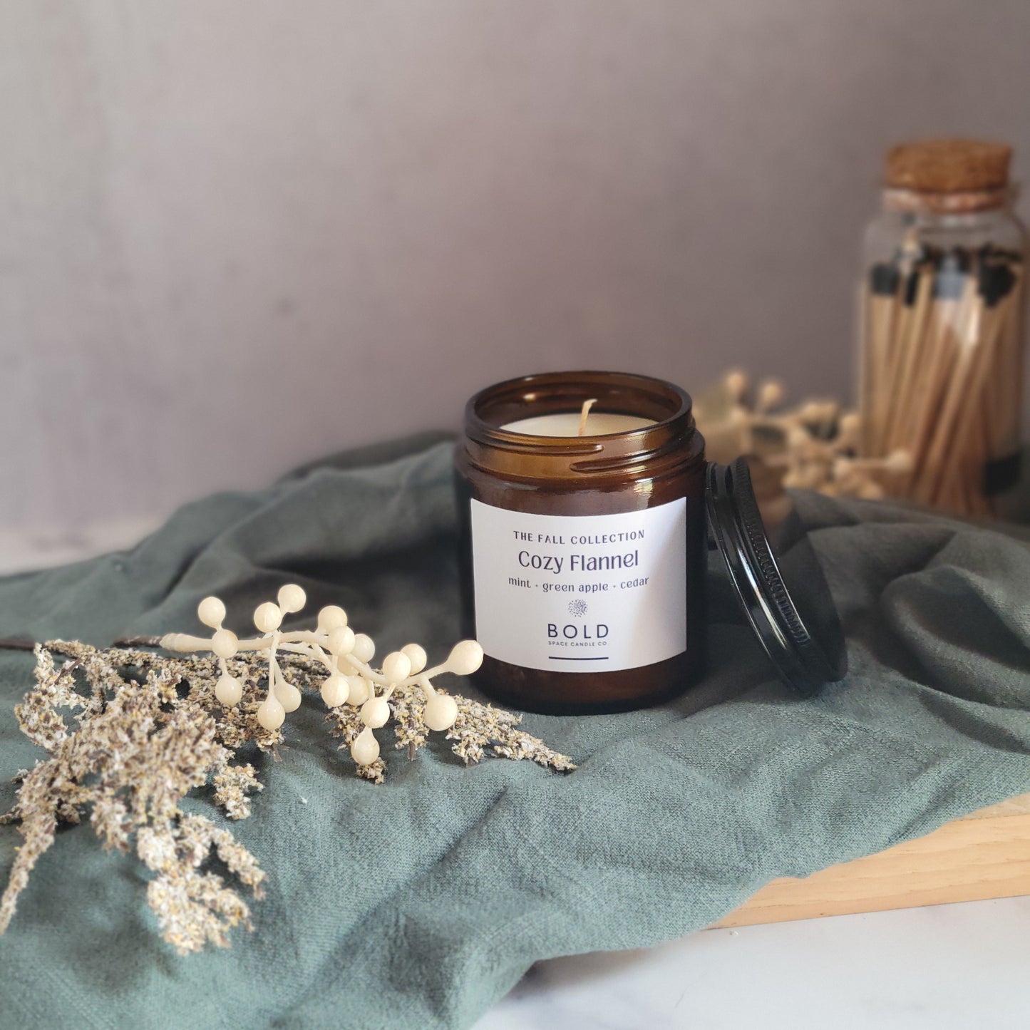Cozy Flannel - Green apple + Cedar + Citrus + Fresh Mint- 3 oz.