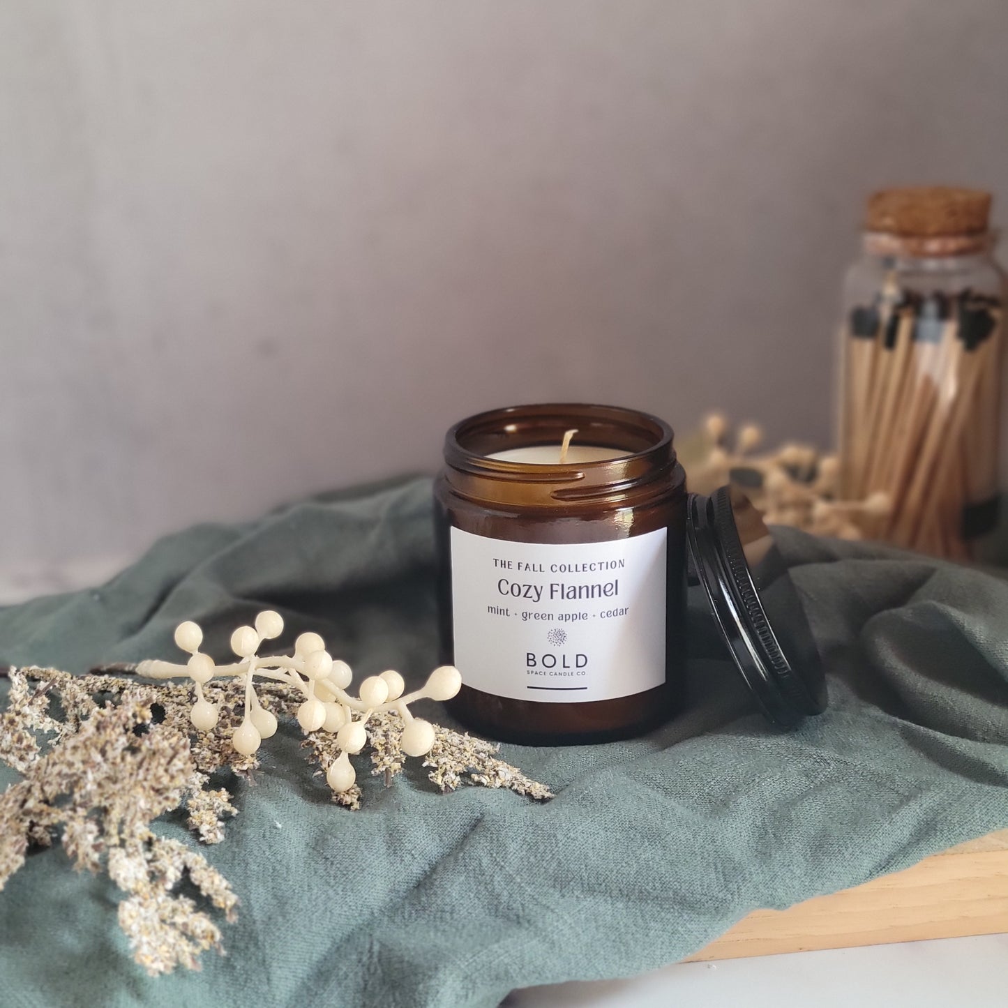 Cozy Flannel - Green apple + Cedar + Citrus + Fresh Mint- 3 oz.