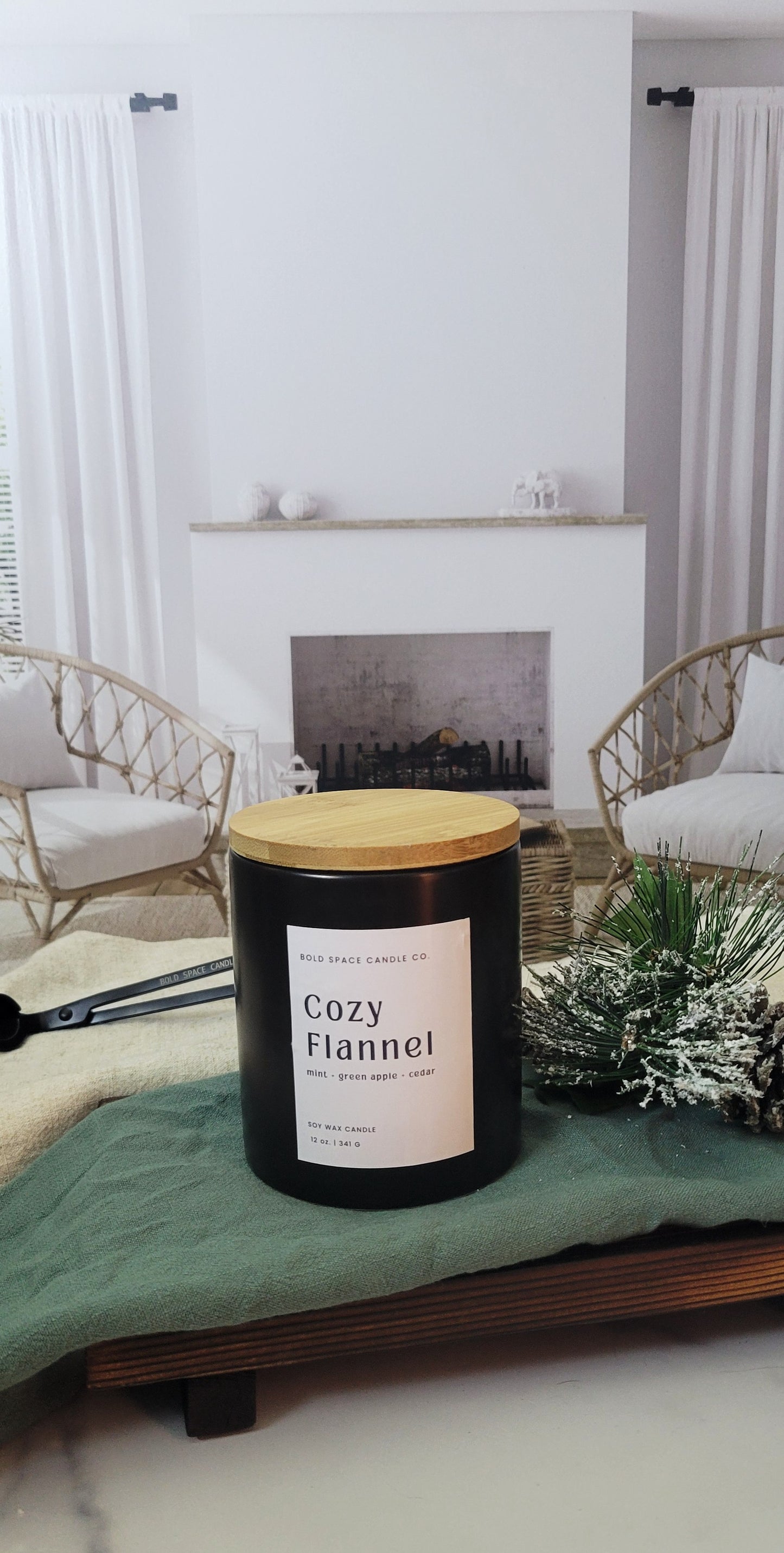 Cozy Flannel - Green apple + Cedar + Citrus + Fresh Mint- 12 oz. Candle