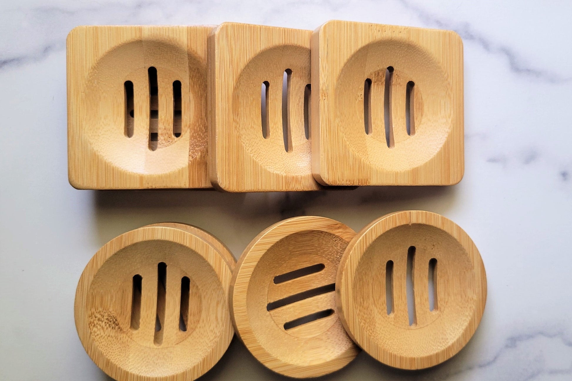 Round bamboo trays for shower steamers